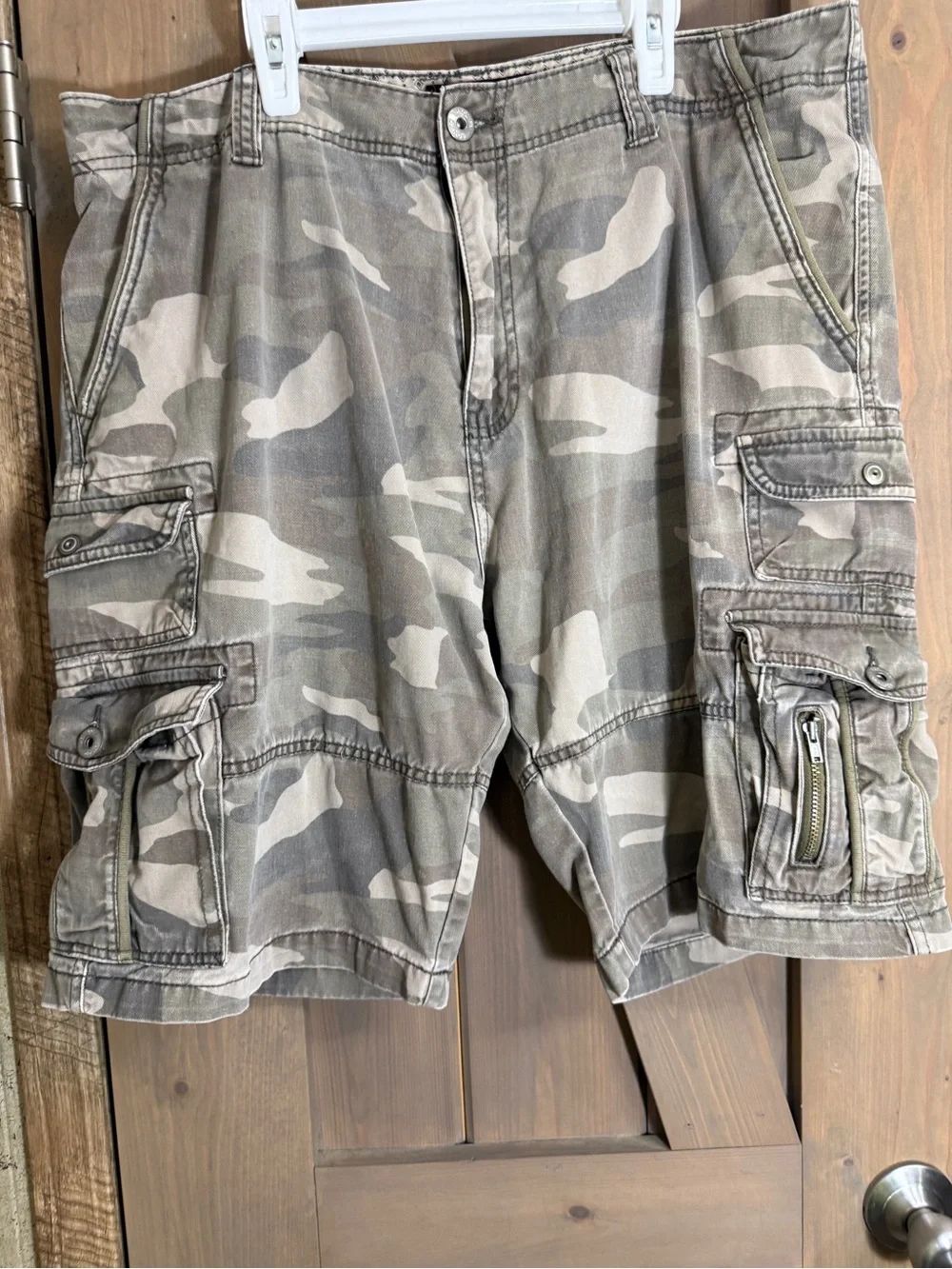 Men's Cargo Shorts in Beige Camouflage